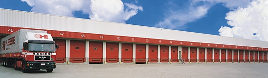 Hormann SPU 40 sectional doors at a warehouse facility